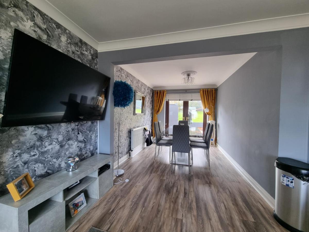 Private Room City Skyline And Mountain Views Close Too Belfast Centre And Airports Free Parking Kültér fotó